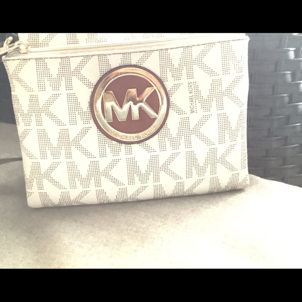 Micheal Kors Purse